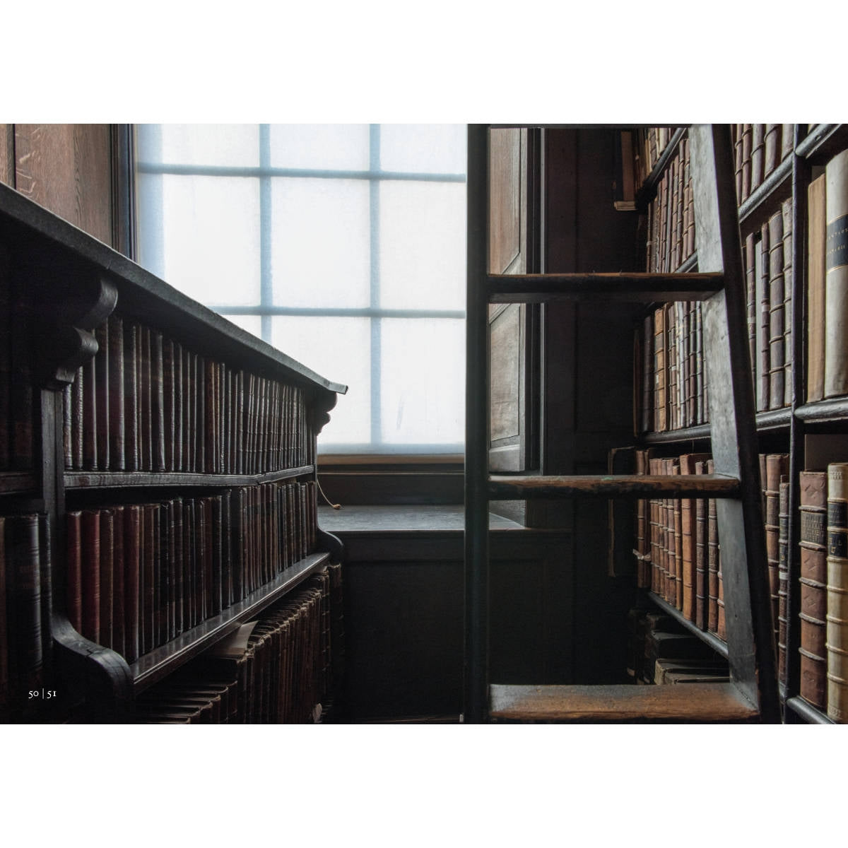 The Library of Trinity College Dublin: Pocket Photo Book by Harry Cory Wright