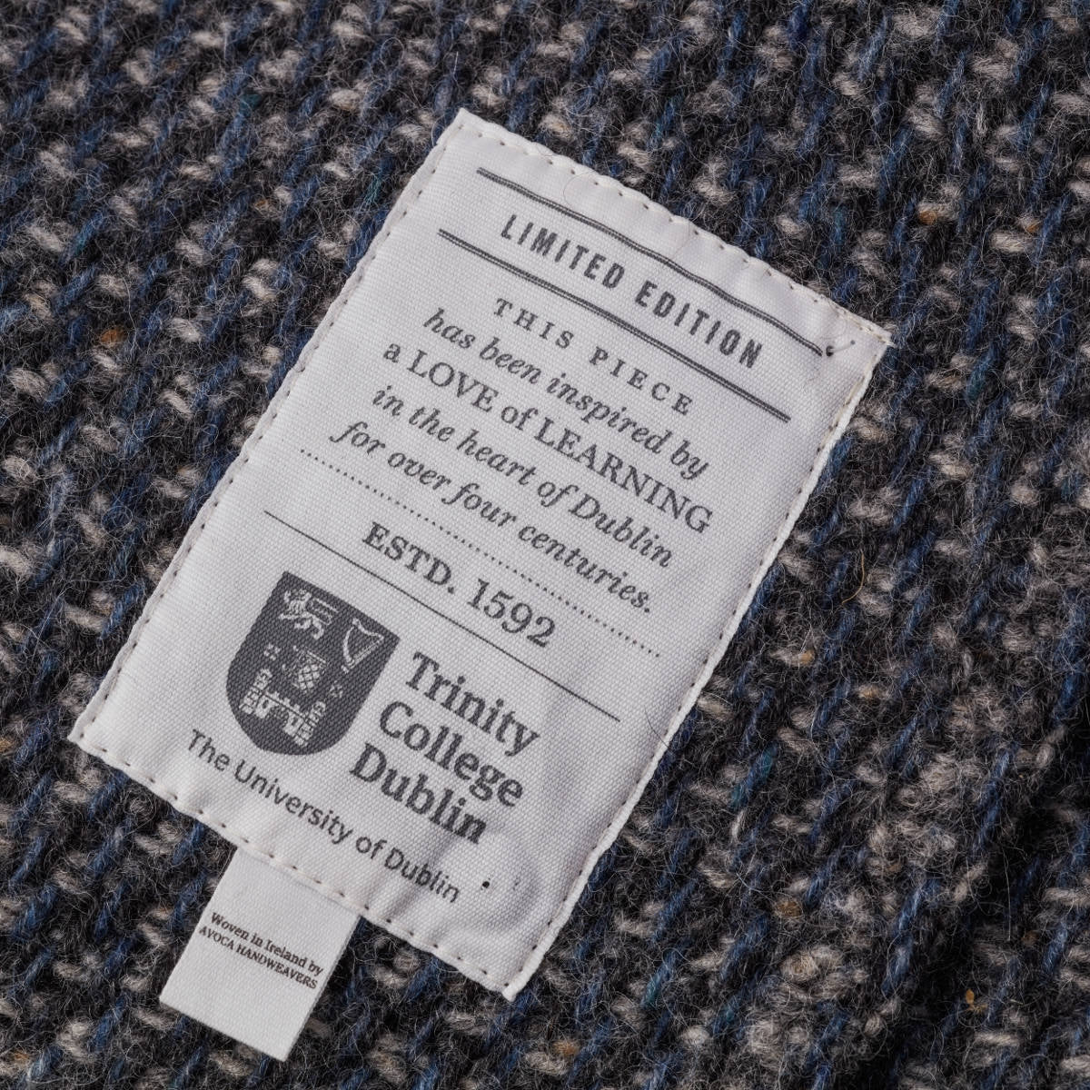 Trinity College Dublin Cobblestone Avoca Wrap Grey