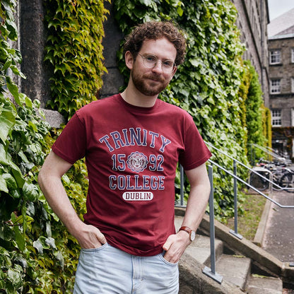Trinity College Dublin 1592 T-shirt Burgundy