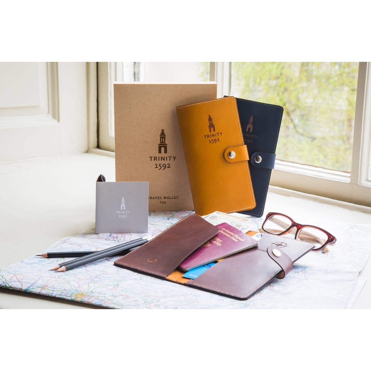 CarveOn Leather Travel Wallet Brown